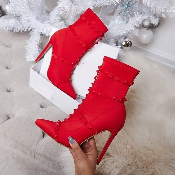 female stretch boots with high point
